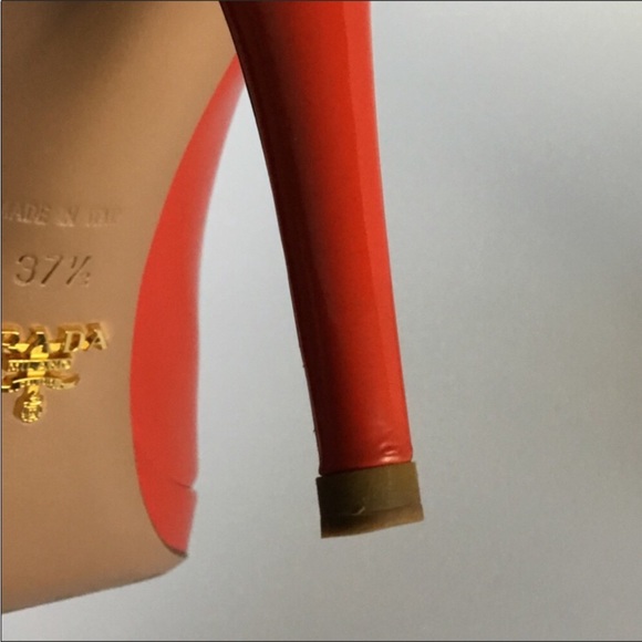 PRADA - Picture 13 of 15